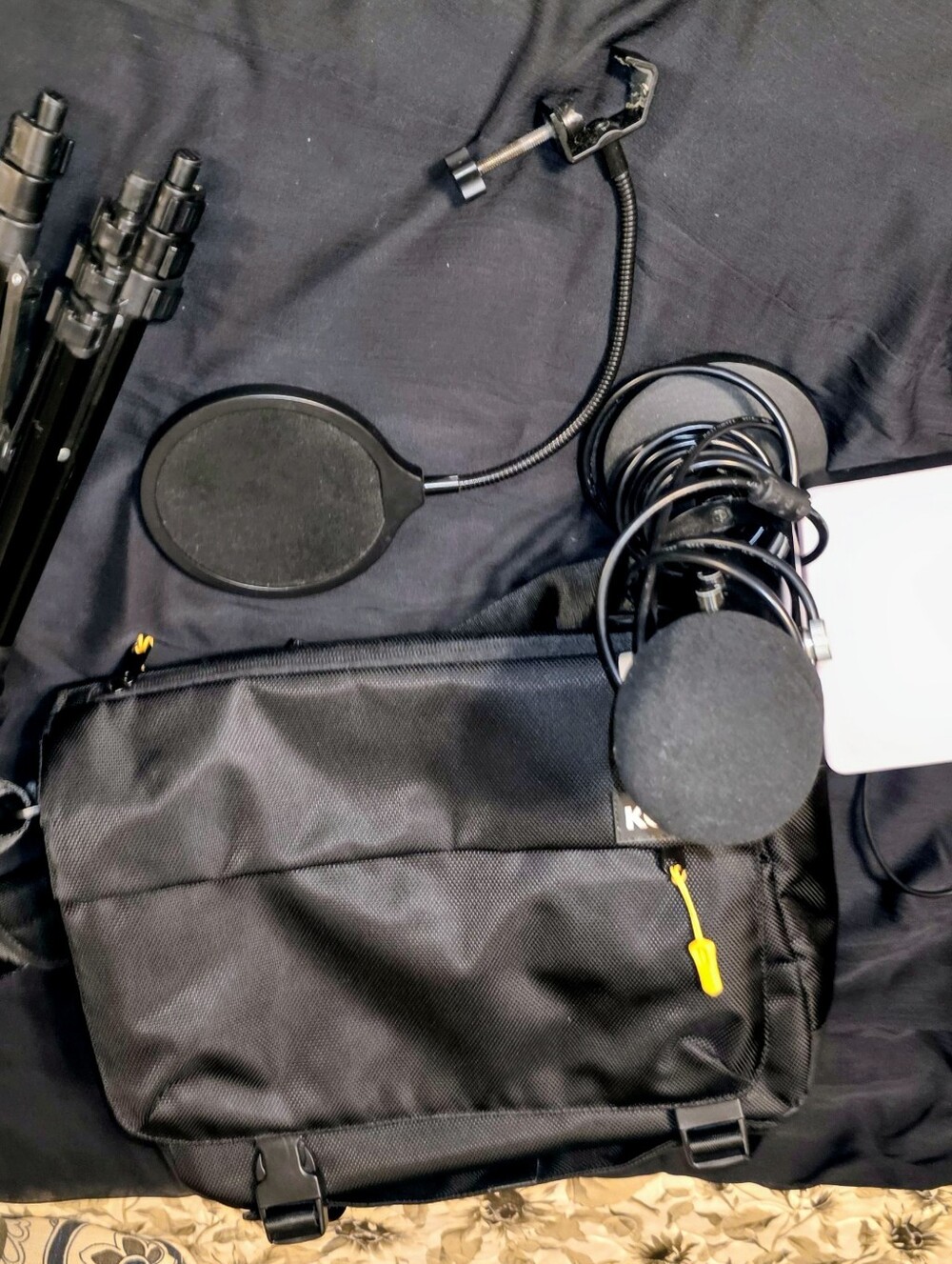 KOAH Pro: 5pcs, AV Tripod Carry Bag W/Padded, Microphone, 10" Fill Light, Tripod